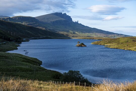 Loch Leathan with the old man of Storr in the background, Isle of Skye, Scotland, UK