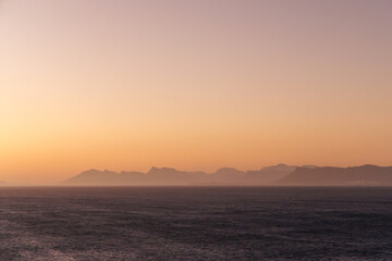 Obraz premium Beautiful sunset over the Atlantic Ocean