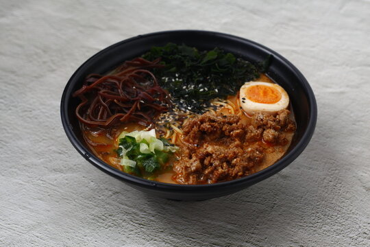 Freshly cooked Japanese food ramen noodles