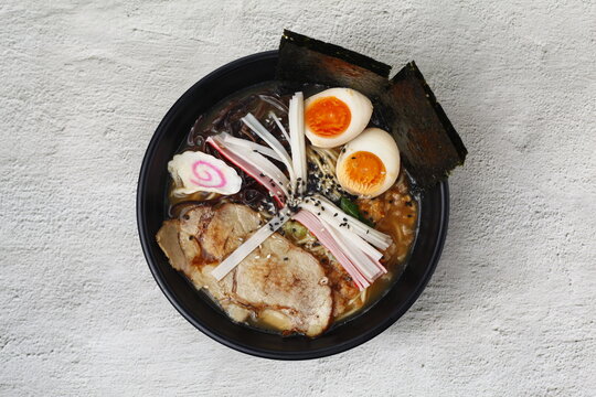 Freshly cooked Japanese food ramen noodles