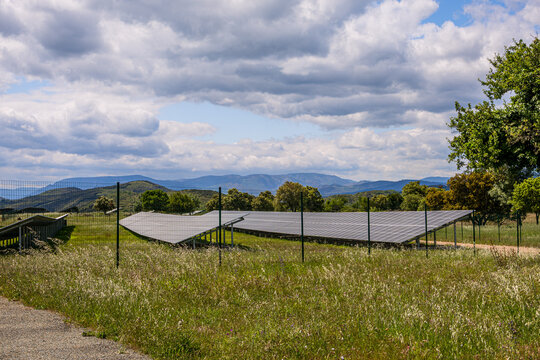La Centrale solaire Boralex P&eacute;z&egrave;nes dans l'H&eacute;rault en France