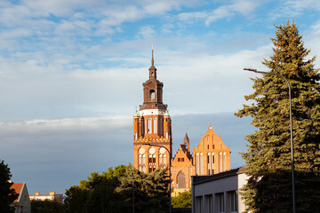 Kolegiata Najświętszej Maryi Panny Królowej Świata w Stargardzie o zachodzie słońca, Stargard, zachodniopomorskie, Polska. © Marek
