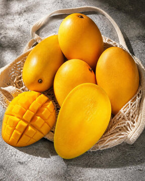 Pakistani mango, Chaunsa mango, Sindhri mango, premium mango, ripe mango, sweet mango, fiberless mango, juicy fruit, tropical fruit, fresh mango, golden mango, mango harvest, mango season, aromatic fr