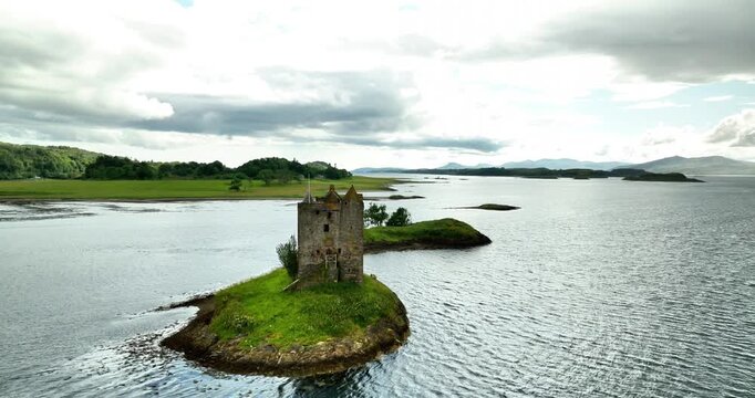 Scotland island castle in Glencoe 4