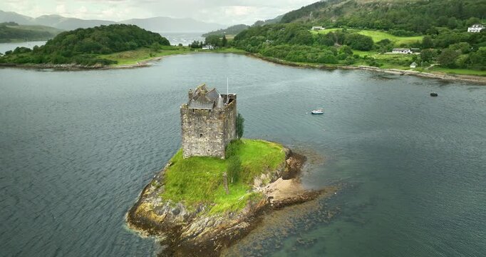 Scotland island castle in Glencoe 3