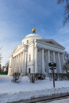 Vertical photography of Church of Elijah the Prophet in Rubleny Gorod is an inactive Orthodox church in the historic center of Yaroslavl, the building was constructed between 1825 and 1831