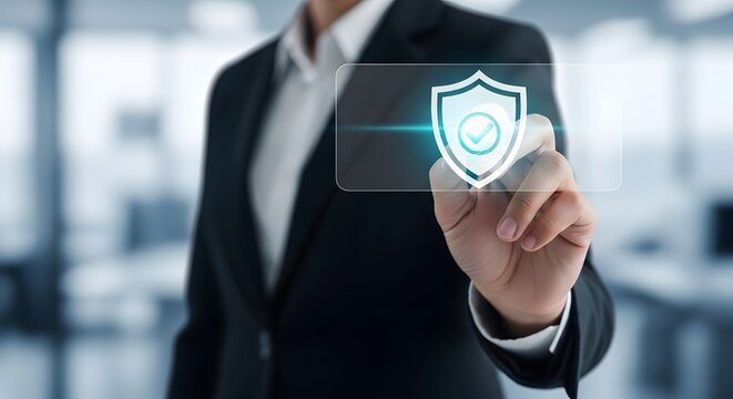 Empres&aacute;rio tocando em uma tela virtual com &iacute;cone de escudo e marca de sele&ccedil;&atilde;o para prote&ccedil;&atilde;o de dados corporativos e seguran&ccedil;a digital avan&ccedil;ada.