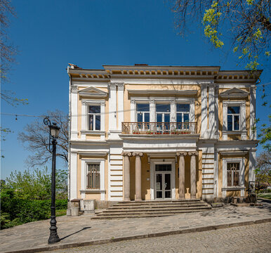 Plovdiv Academy of Music, Dance and Fine Arts