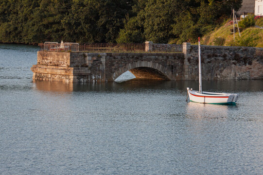 Reste einer Br&uuml;cke bei Treguier