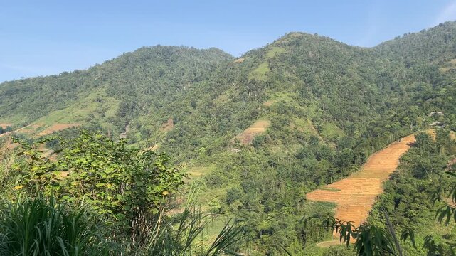 shot 1 , 10-15s Handheld Epic Panoramic View of Hoang Lien Son Mountain Range Sapa 4K