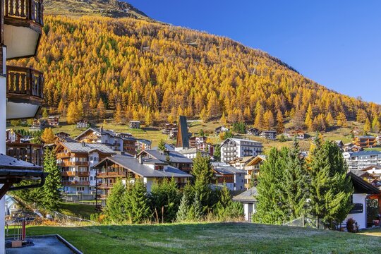 View of the centre in autumn, Saas-Fee, Saas Valley, Valais, Switzerland