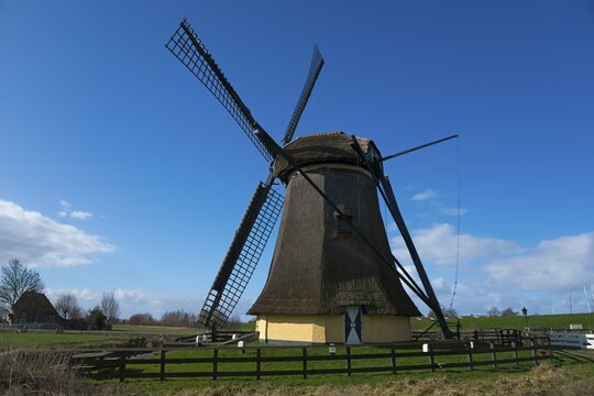 De Nijl&acirc;nnermolen, Kittelmolen, Drainage mill, Rijksmonument, Workum, Friesland, Southwest Frysl&acirc;n, Frysl&acirc;n, Netherlands