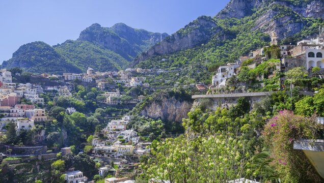 Panorama of the village in a dramatic location on the steep slopes of the coastal mountain range, Positano, Amalfi Coast, Amalfitana, Campania, Italy