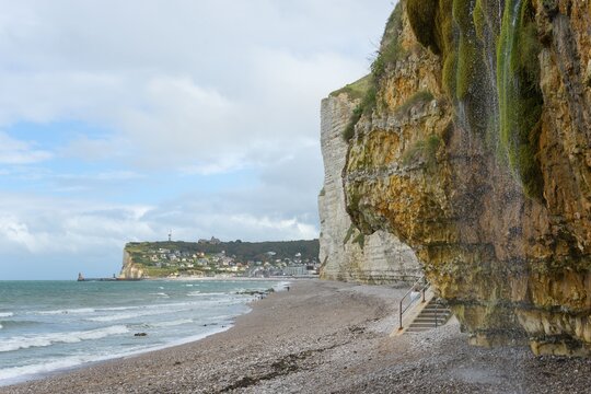 The weeping rock, la Roche qui Pleure, Grainval, Saint-L&eacute;onard, in the background F&eacute;camp, Seine-Maritime, Normandy, Alabaster Coast, English Channel, France