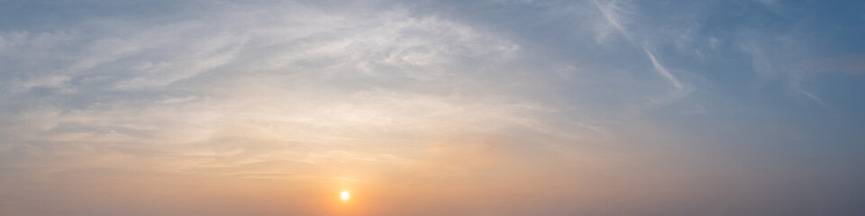 Obraz premium Dramatic panorama sky with cloud on sunrise and sunset time. Panoramic image.
