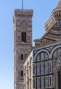 Der ber&uuml;hmte Dom von Santa Maria del Fiore  mit Kuppel und Marmorfassade, Florenz, Italien