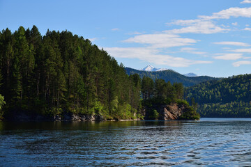 Obraz premium Mainskoye Reservoir scenery. Yenisei River in Khakassia, Russia