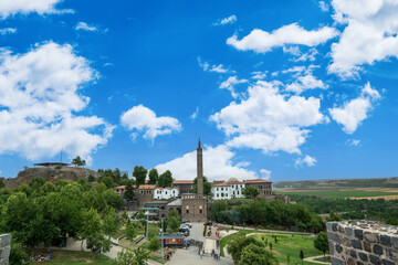 Fototapeta premium The Fortifications of Diyarbakir, sightseeing landmark enclosing the historical district in Diyarbakir, Turkey.