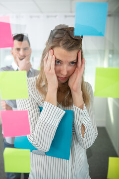 woman has eyes pain at office