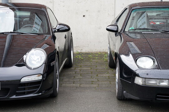 Scheinwerfer Design eines Porsche 928 der Achtzigerjahre und Neunzigerjahre und Porsche 911 oder 997  am 31.05.2026 beim Oldtimertreffen Porsche Day im Lenkwerk in Bielefeld in Ostwestfalen-Lippe