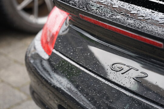 Porsche 911 Carrera GT der Baureihe 996 in Schwarz bei Regen beim Porsche Day am 31.05.2026 im Lenkwerk in Bielefeld in Ostwestfalen-Lippe