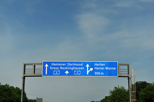 Autobahnschild Richtung Hannover Dortmund Kreuz Recklinghausen 2 Herten Herne-Wanne