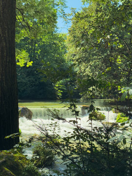 Parco a Monaco di Baviera in Germania. Englischer Garten