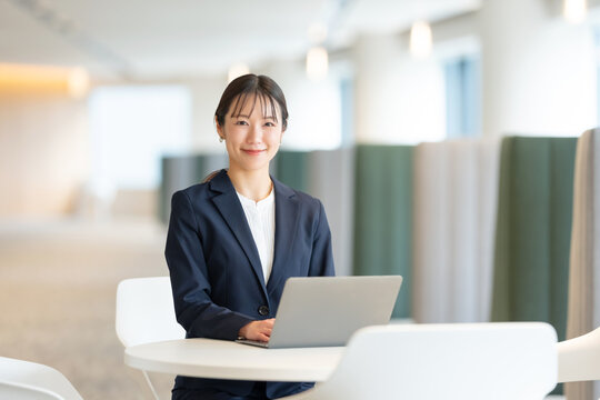ビジネス　女性