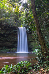 Obraz premium Cachoeira no distrito de Taquaruçu, cidade de Palmas, Estado de Tocantins, Brasil