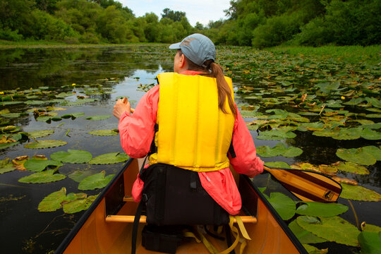 Canoeing on Goose Lake, Willamette Mission State Park, Oregon