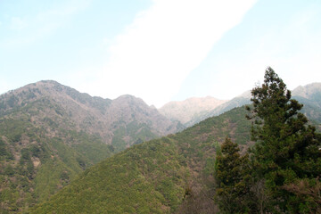 Fototapeta premium 四国の山並みと空
