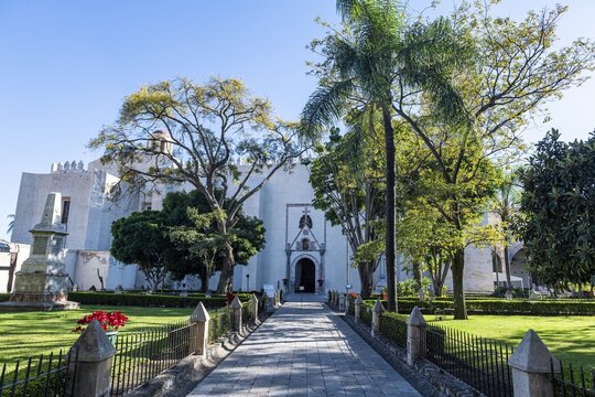Cathedral of Cuernavaca, Unesco site Earliest 16th-century monasteries on the slopes of Popocat&eacute;petl, Mexico