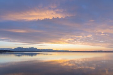 Fototapeta premium sunset over the lake