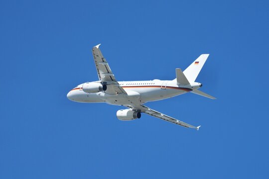 Luftwaffe German Air Force A319 ACJ vue arri&egrave;re en vol