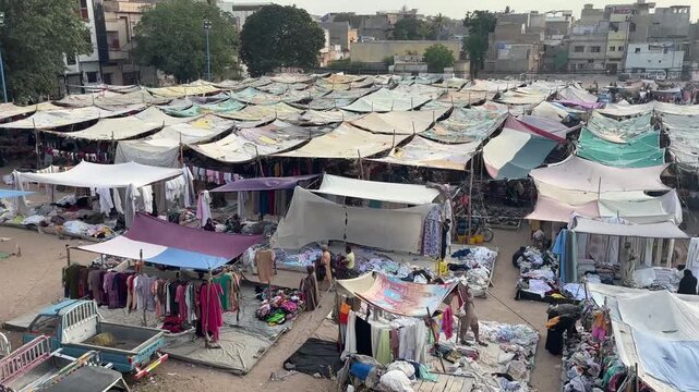 Sunday Bazaar in Karachi Busy Market Scene