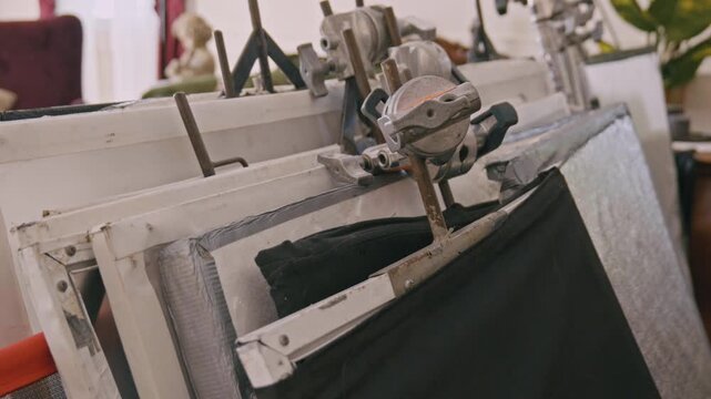 Professional Film Set Lighting Equipment with Flags Reflectors and Diffusion Frames