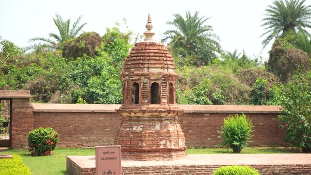 This is the Radhashyam Temple, which is located in Bishnupur. The idols of Radha Shyam Nitai Gaud and Thakur were worshipped in the temple.