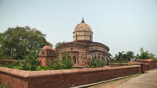 This is the Radhashyam Temple, which is located in Bishnupur. The idols of Radha Shyam Nitai Gaud and Thakur were worshipped in the temple.