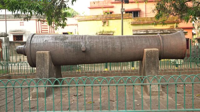 This is the Dalmadal Cannon. Bishnupur's King Bhaskar Rao drove out the Bargi forces using this Dal Madal cannon.