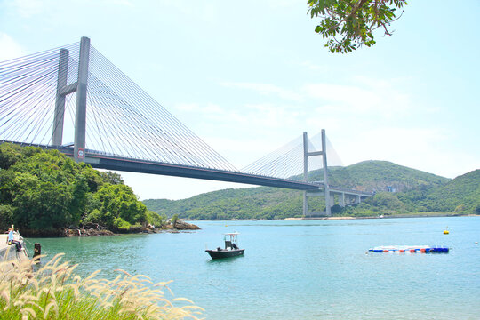 Kap Shui Mun Bridge &ndash; Connecting Ma Wan Island and Lantau Island in Hong Kong