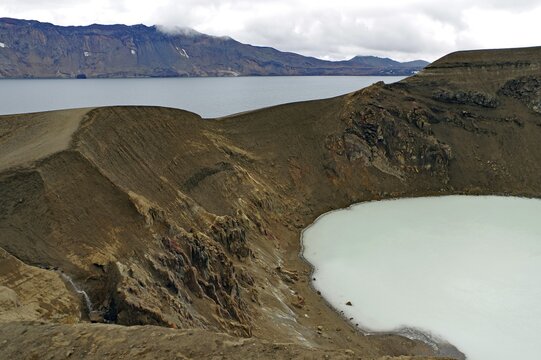 Crater lakes filled with water, barren landscape, volcanism, volcanoes, highlands, geotectonics, Askja, Viti, Iceland