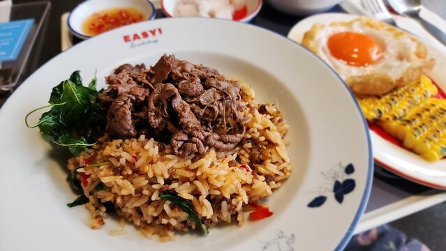 Stir- fried rice with beef, Pad Krapow beef