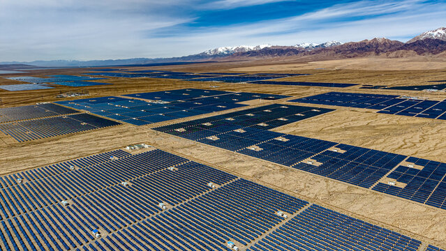 National Geographic | Solar PV Matrix on Gobi Wasteland, Delingha, Qinghai, China