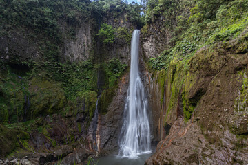 Obraz premium Catarata Del Toro Waterfall in Costa Rica