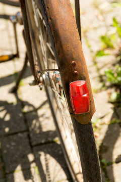 R&uuml;cklicht eines alten Fahrrades