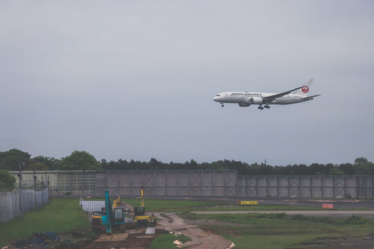 April 24 2026 Narita Airport Aircraft Landing Over Runway