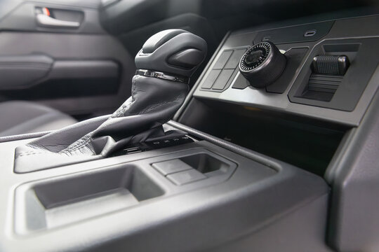 Automatic transmission selector of mpv car.