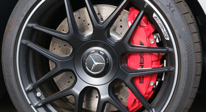 Mercedes AMG Leichtmetall Auto Felge mit Mercedes Logo, Roter AMG Bremssattel, Schlieren 6.6.2026