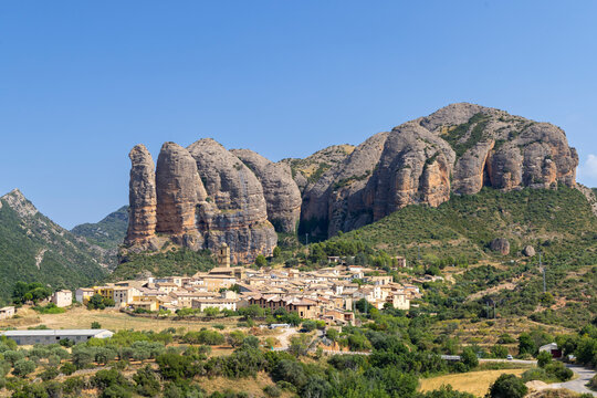 Aguero village nestled below Los Mallos rocks