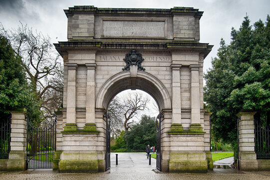Fusiliers Arch Entrance To St Stephens Green